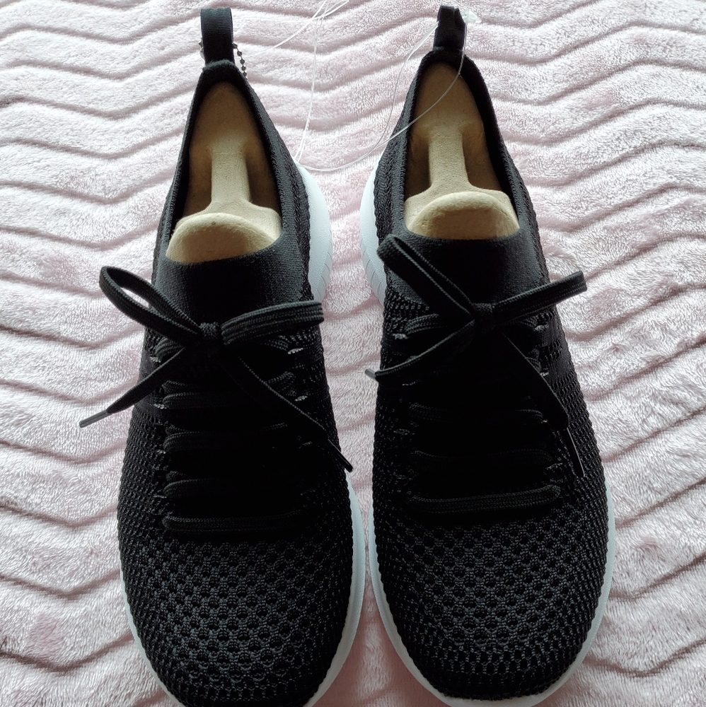 Sketcher women tennis shoes